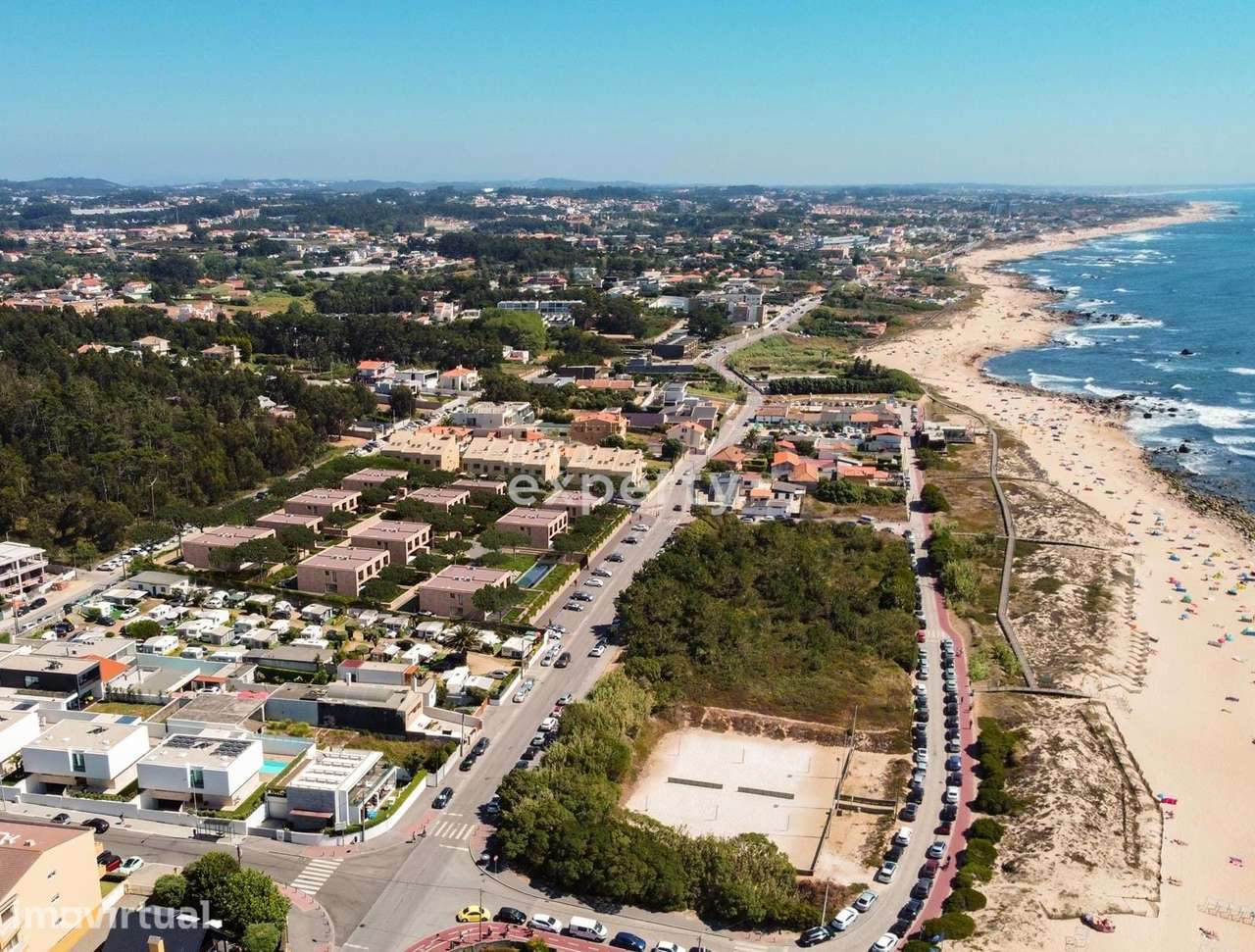 Moradia T4 de Luxo com Grande Jardim em Condomínio Fechado Madalena Vi - Grande imagem: 2/17