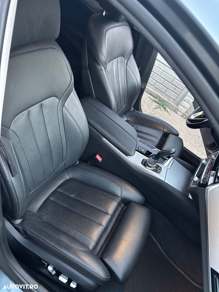 BMW Seria 5 520d AT - 13