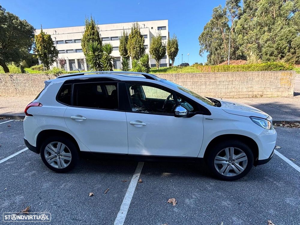 Peugeot 2008 1.2 VTi Allure - 3