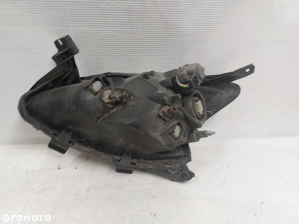 .  LAMPA PRZOD PRZEDNIA PRAWA TOYOTA AYGO 1 - 5