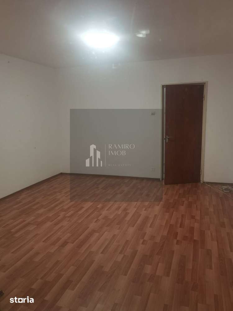 Garsoniera 31mp -etaj 3-lift - 8.min de mers Metrou Aparatorii Patriei — fotografia 1