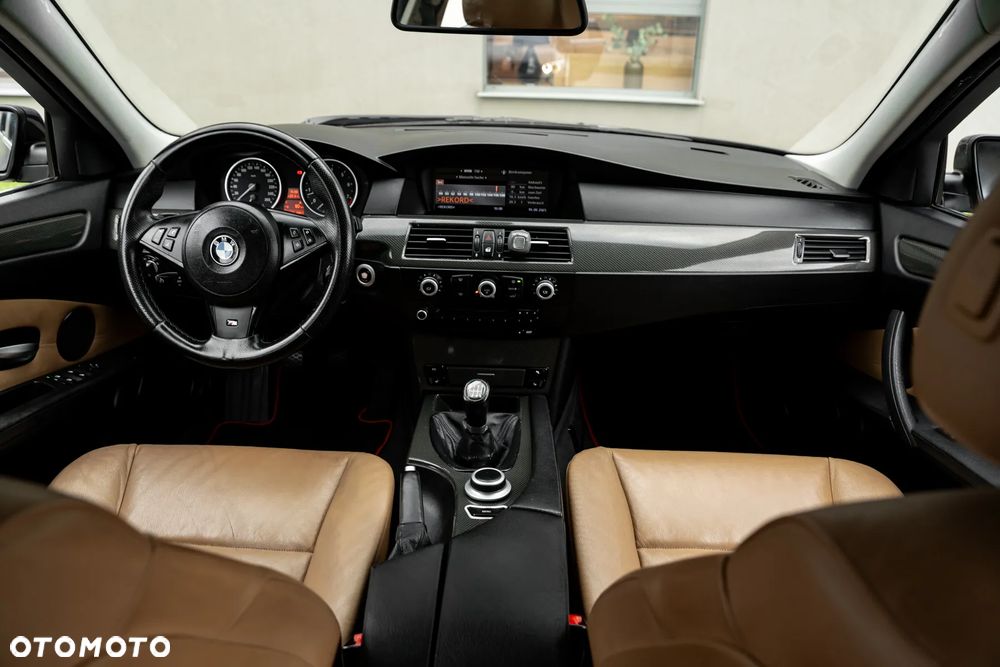 BMW Seria 5 525xi Edition Exclusive - 22