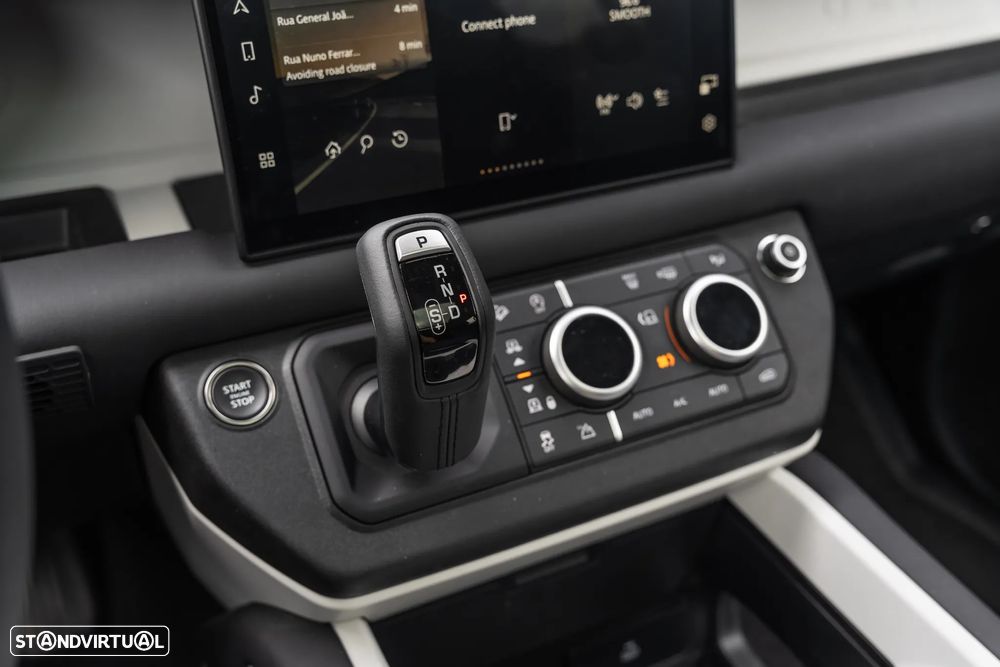 Land Rover Defender 3.0 D250 130 AWD X-Dynamic HSE - 18