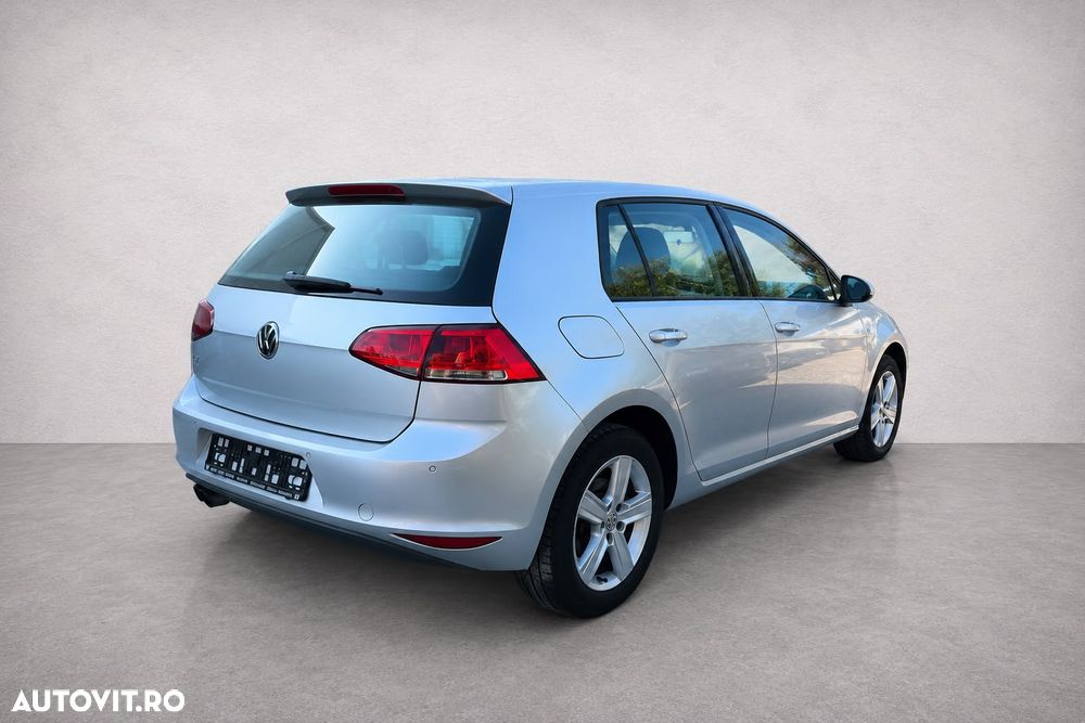 Volkswagen Golf - 3