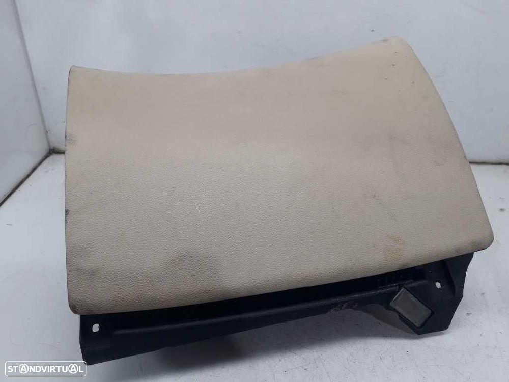 PORTA LUVAS SKODA SUPERB - 1