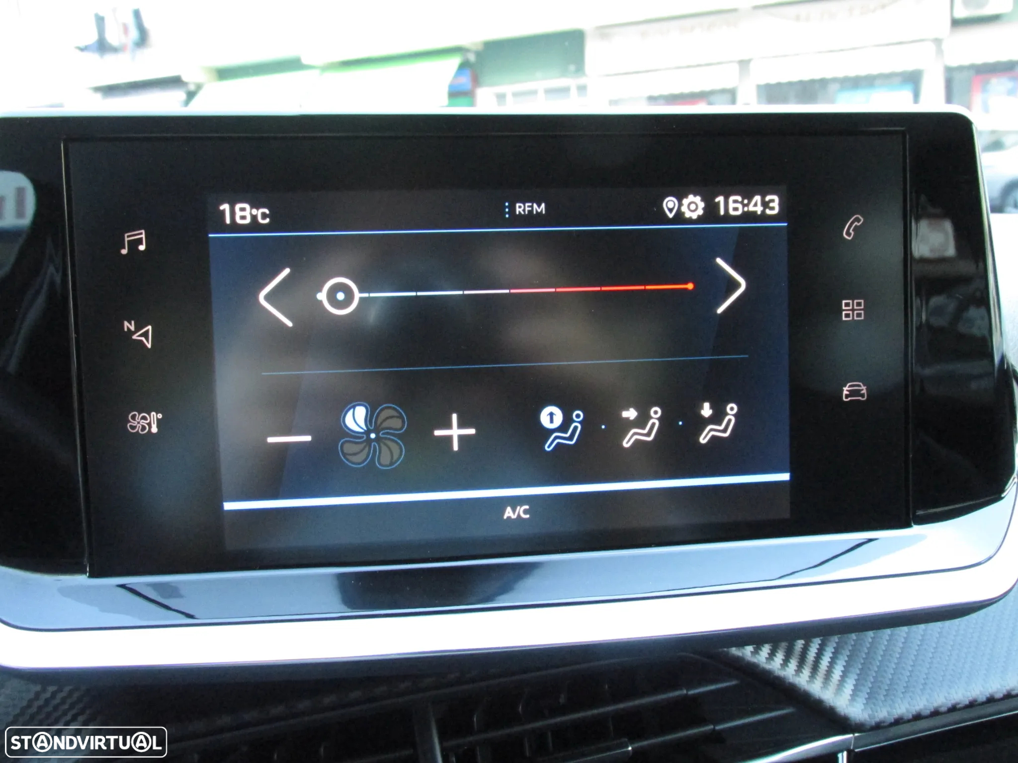 Peugeot 208 1.2 PureTech Active Pack - 29