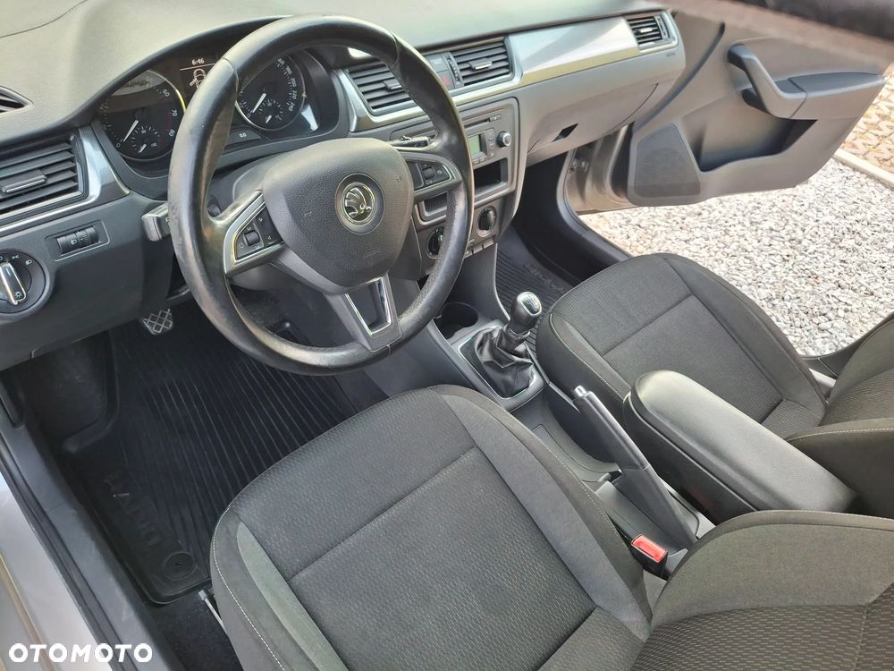 Skoda RAPID 1.2 TSI Ambition - 11