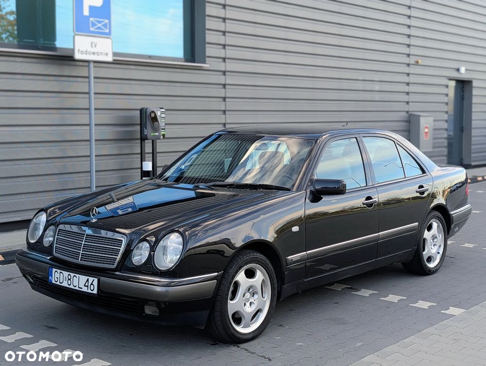 Mercedes-Benz Klasa E 320 4-Matic Elegance - 1