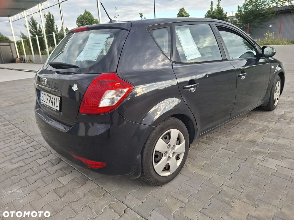 Kia Ceed - 5