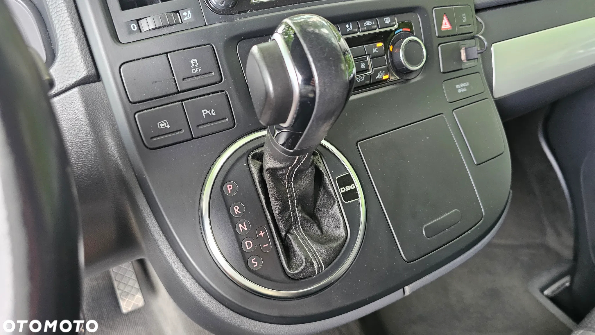 Volkswagen Multivan - 18