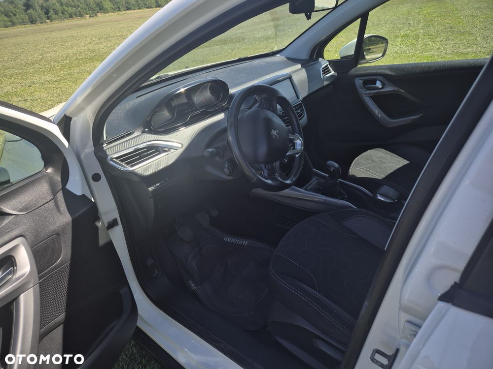 Peugeot 2008 - 6