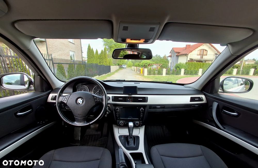 BMW Seria 3 318d DPF Edition Lifestyle - 24