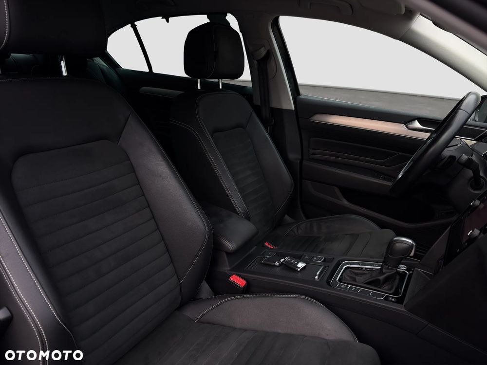 Volkswagen Passat 2.0 TSI Elegance DSG - 22