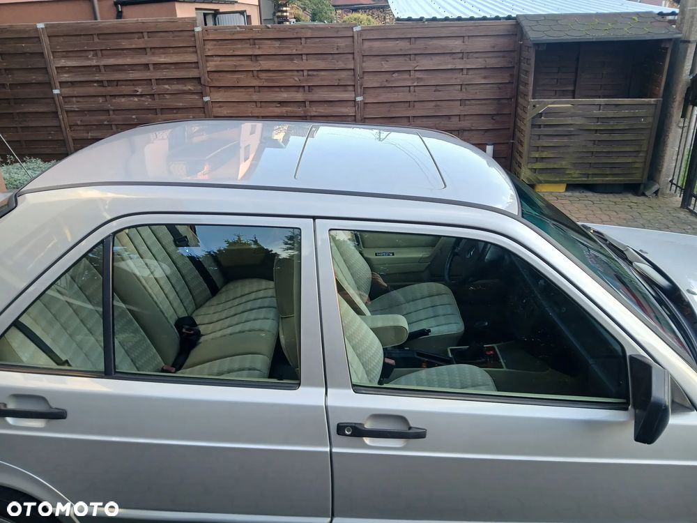 Mercedes-Benz W201 (190) - 23