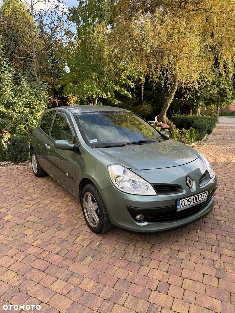 Renault Clio - 1