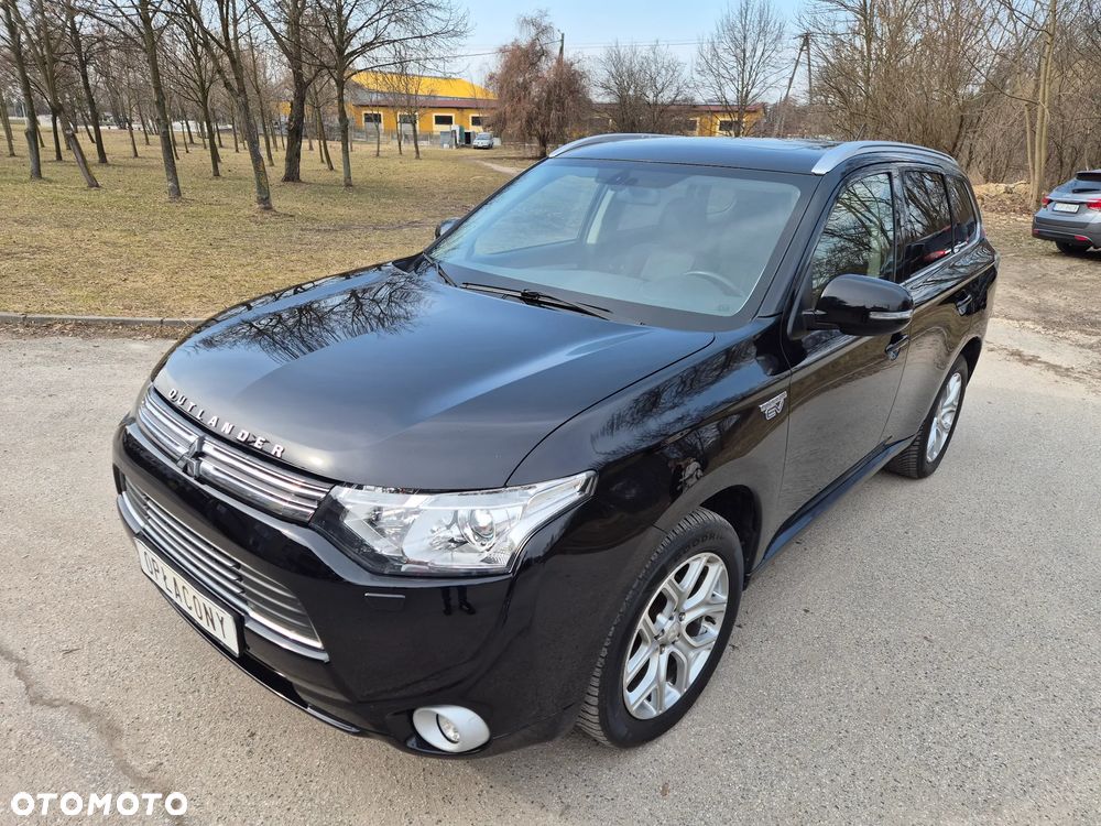 Mitsubishi Outlander - 1