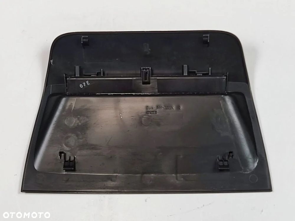 TOYOTA CAMRY od 2019r Trzecie Światło Stop - 3