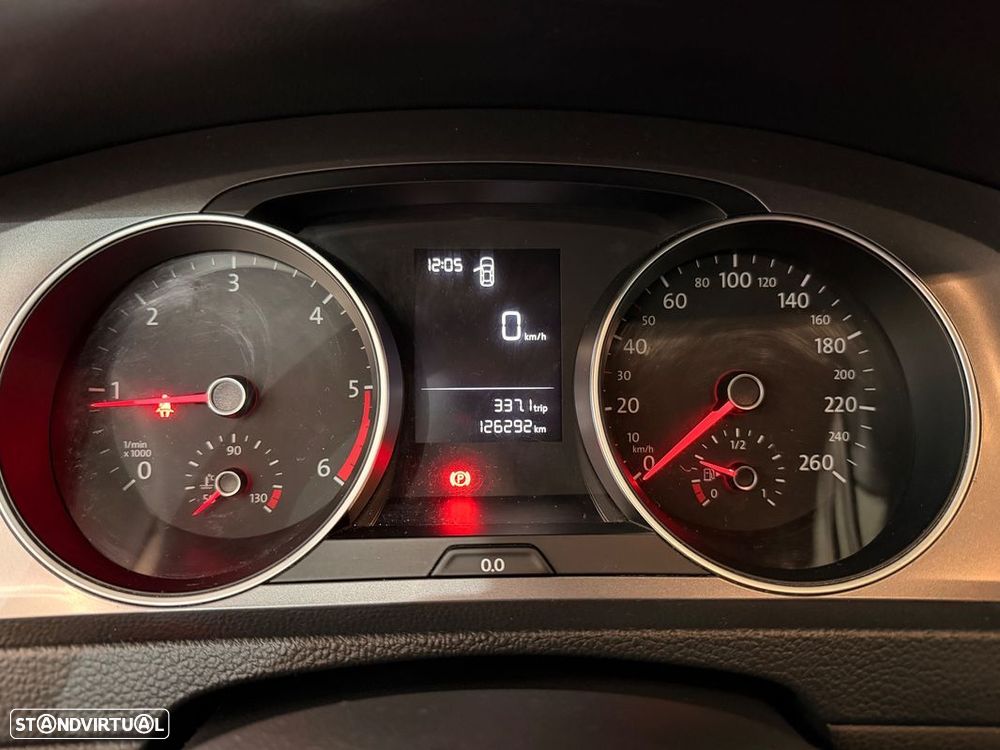 VW Golf 1.6 TDI Confortline - 9