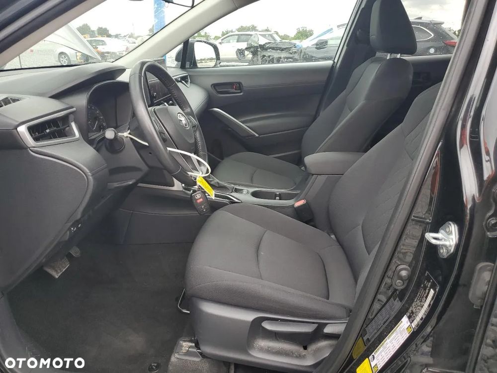 Toyota Corolla Cross - 8