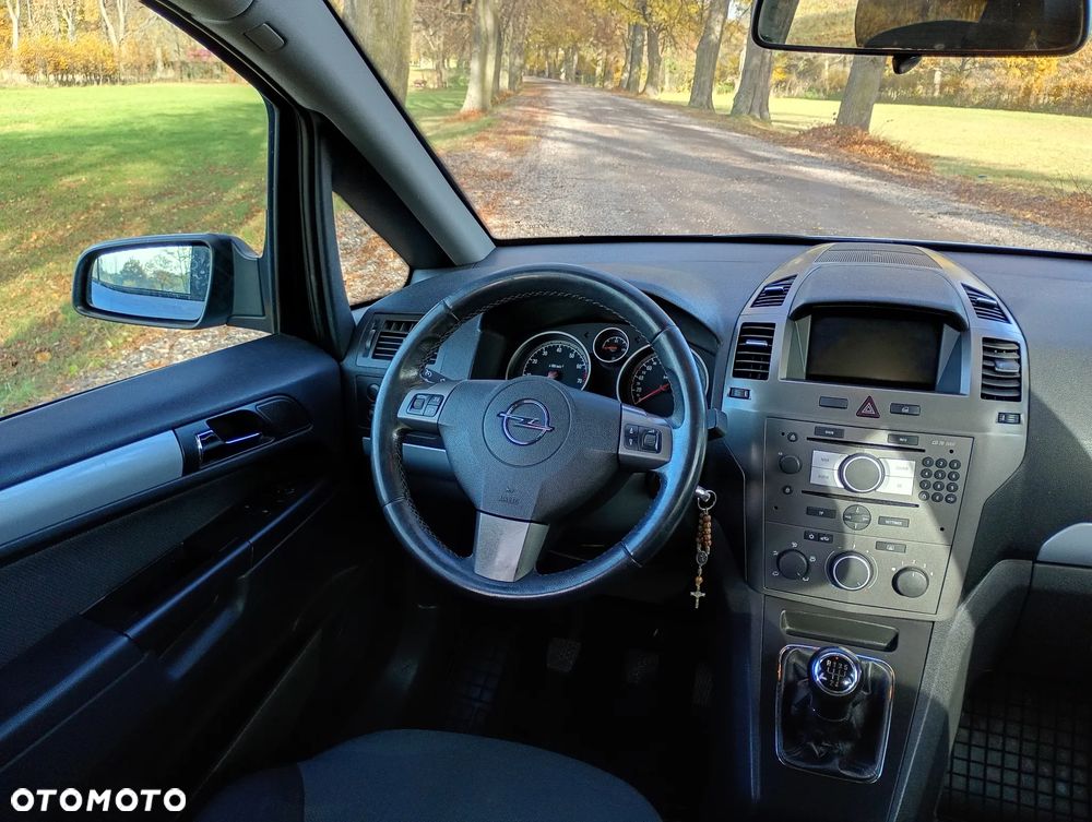Opel Zafira - 10