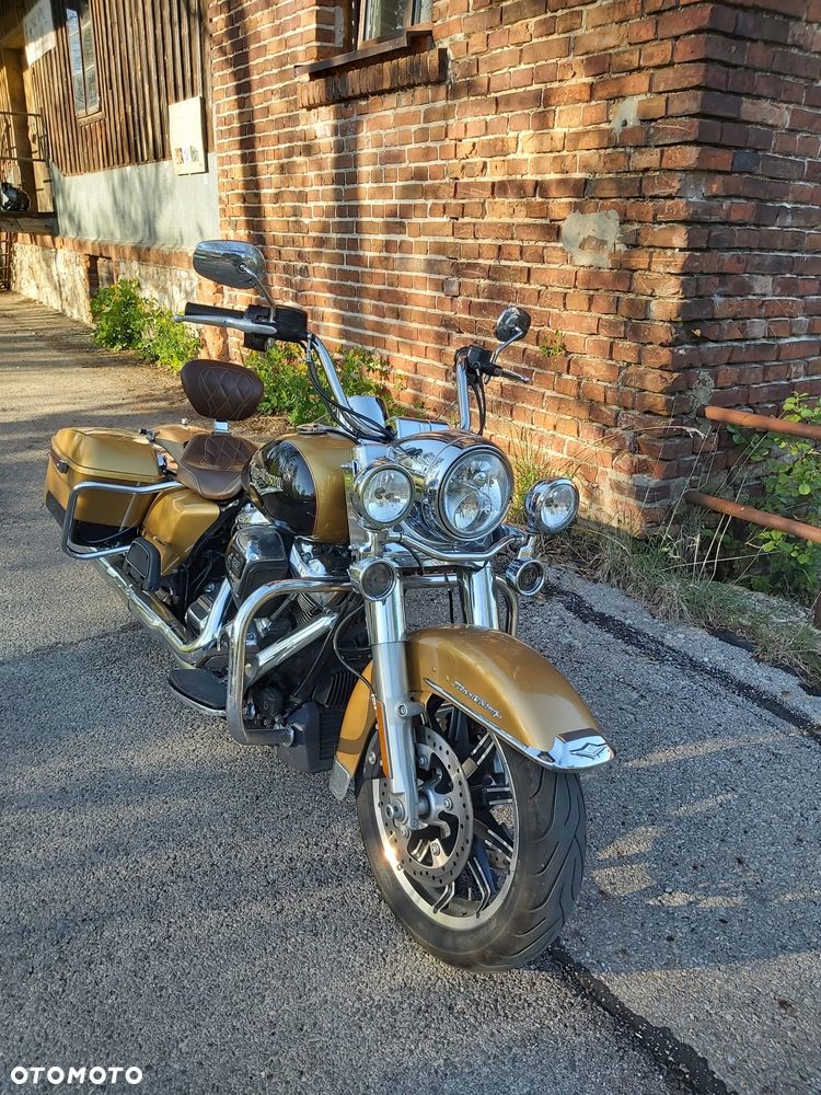 Harley-Davidson Touring Road King - 2