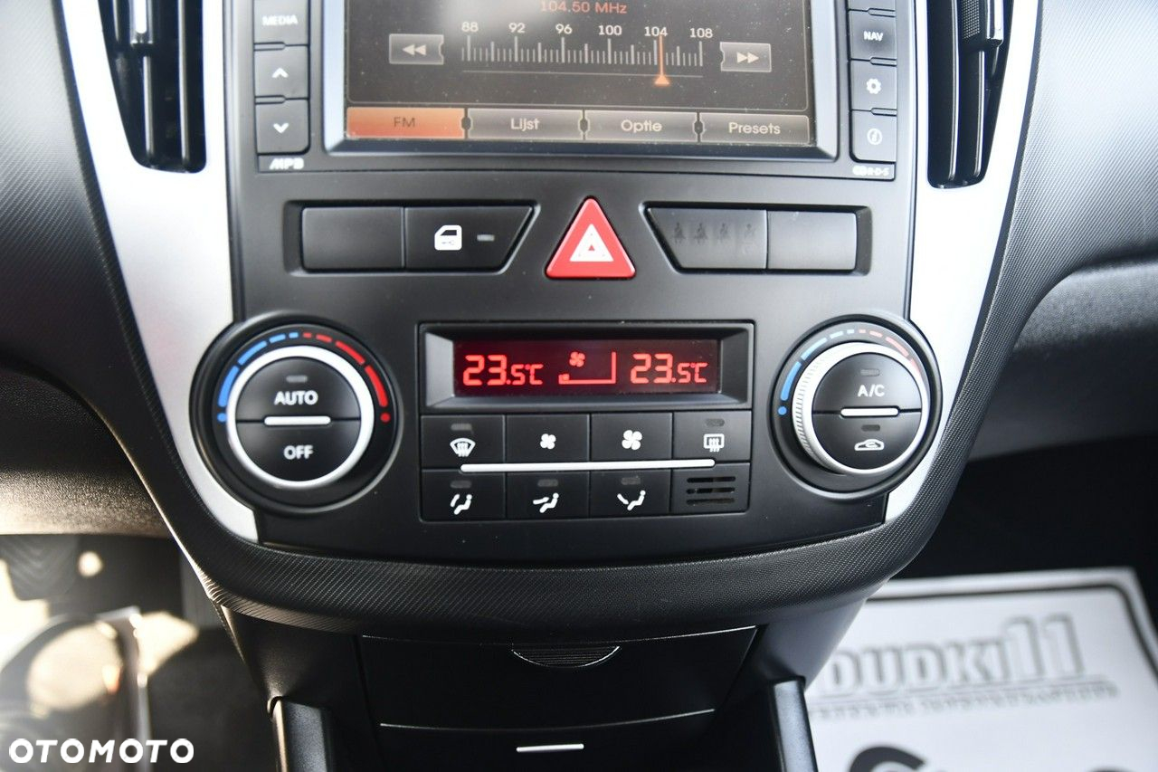 Kia Ceed - 26