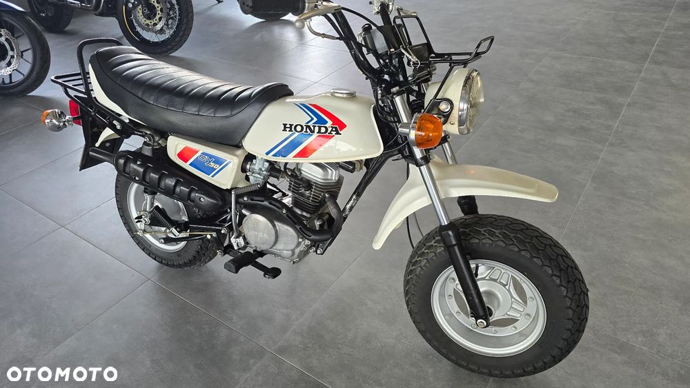 Honda C - 25