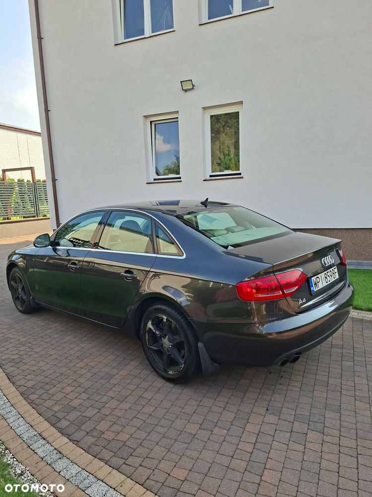 Audi A4 Limousine - 6