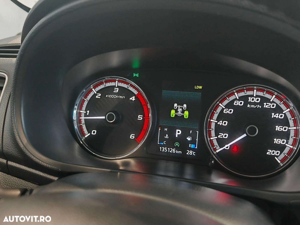 Mitsubishi L200 Double Cab 2.2 DI-D A/T Intense - 23