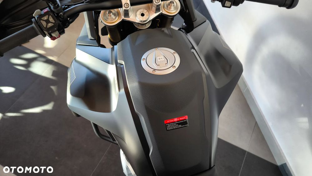 VOGE 900DSX - 17