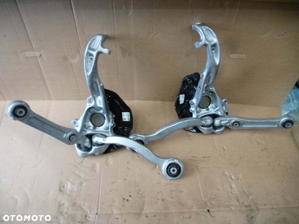 ZWROTNICA PIASTA WAHACZ  LEWA LUB PRAWA MERCEDES GLC 254  22r NOWE!!! - 2