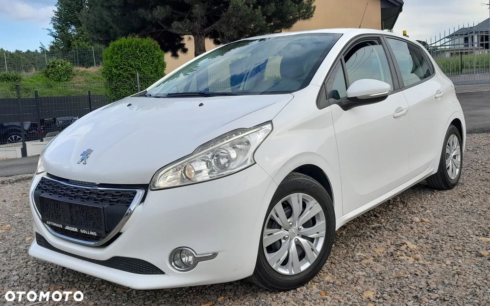 Peugeot 208 - 1