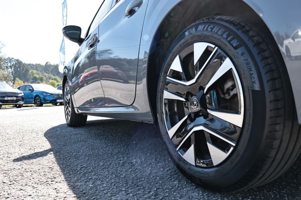 Peugeot 208 1.2 PureTech Allure - 5