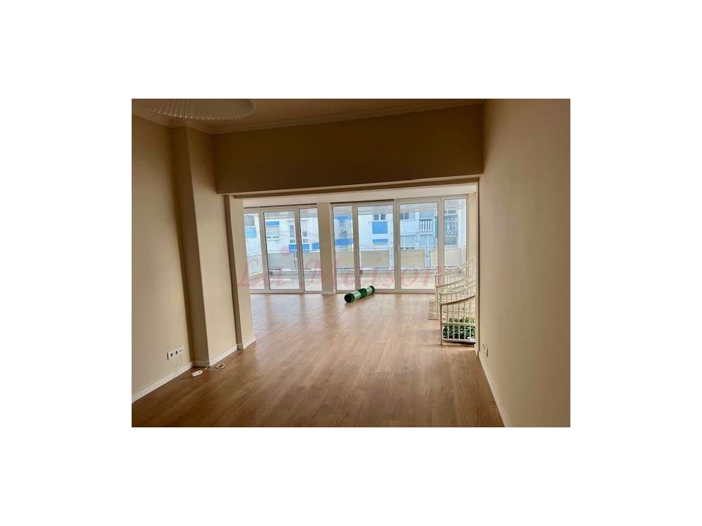 Apartamento T3 em Odivelas Centro - Grande imagem: 3/27