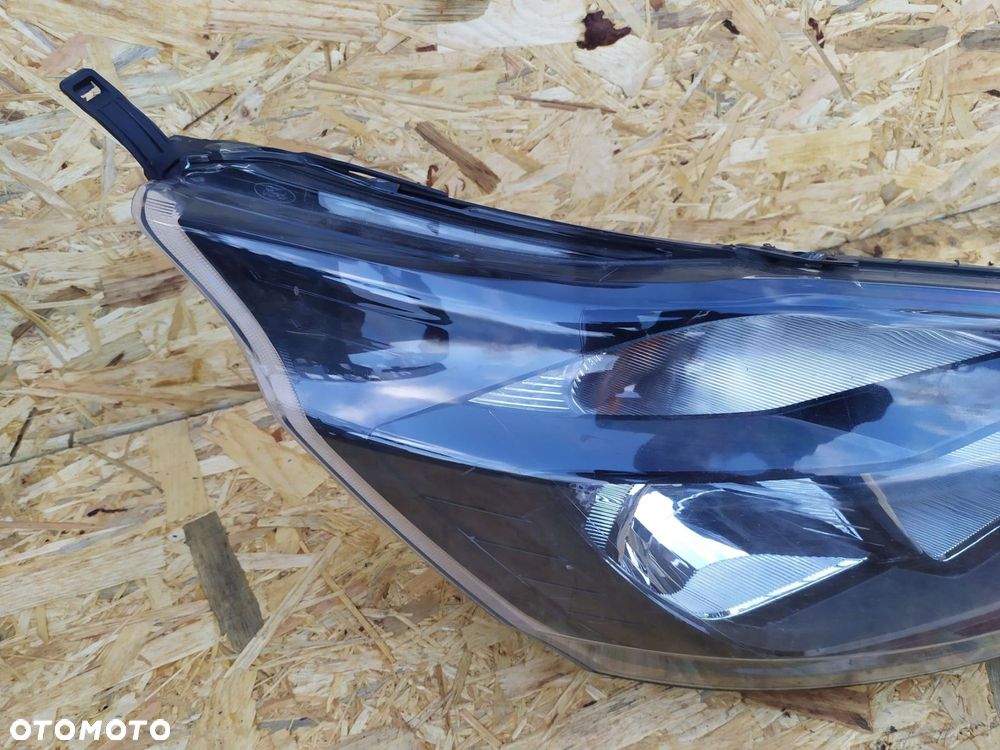PRAWA PRZEDNIA LAMPA REFLEKTOR TRANSIT TOURNEO - 2