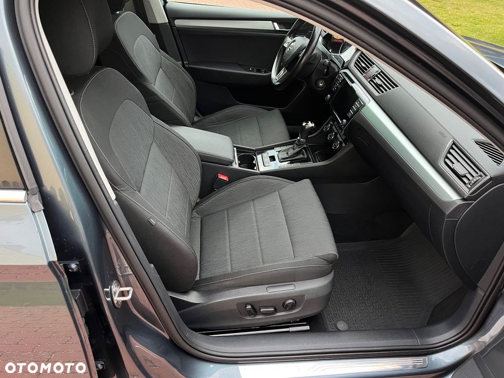 Skoda Superb Combi 2.0 TDI DSG Ambition - 16