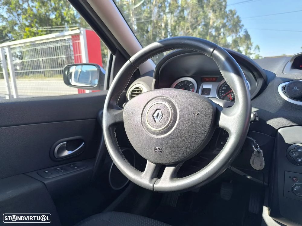 Renault Clio 1.5 dCi Dynamique Luxe - 23