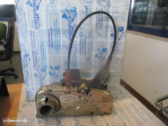 Fecho YC1AU21813BL FORD TRANSIT 2002 FE 9 PINOS FORD TRANSIT KOMBI 2004 2.0 TDCI 125CV 4P AZUL F ESQ 9 PINOS - 1