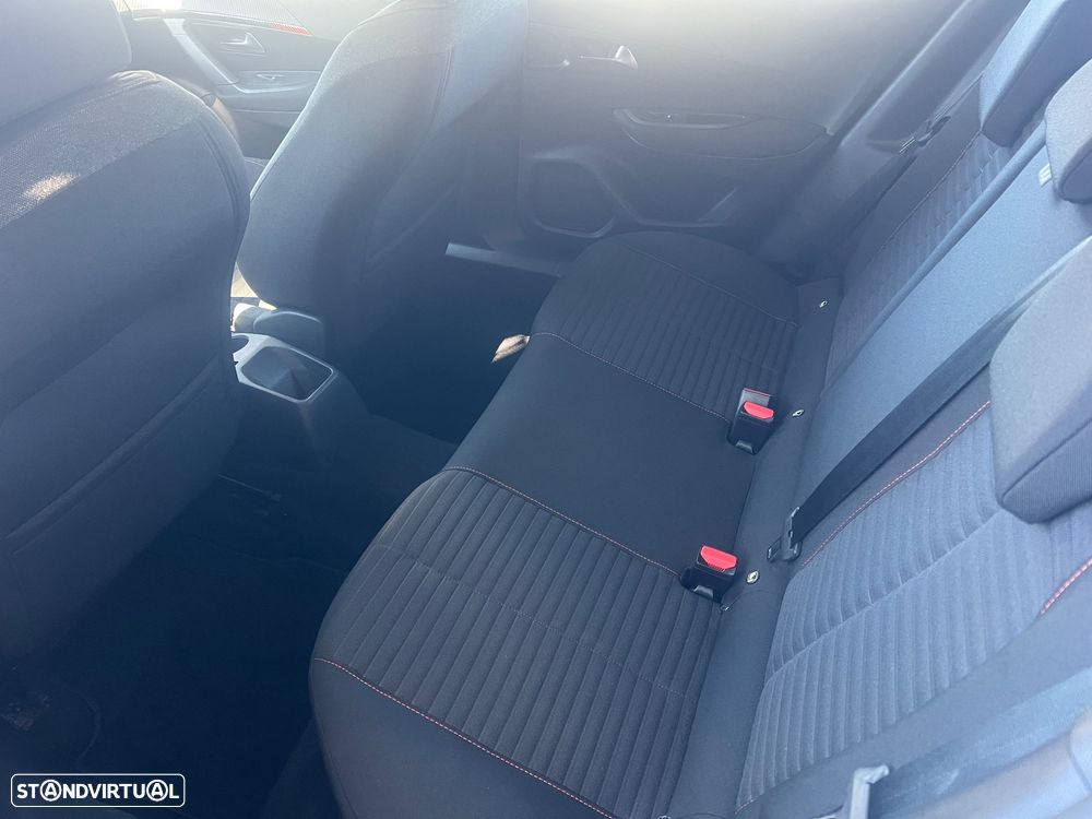 Peugeot 2008 1.2 PureTech Active Pack - 16