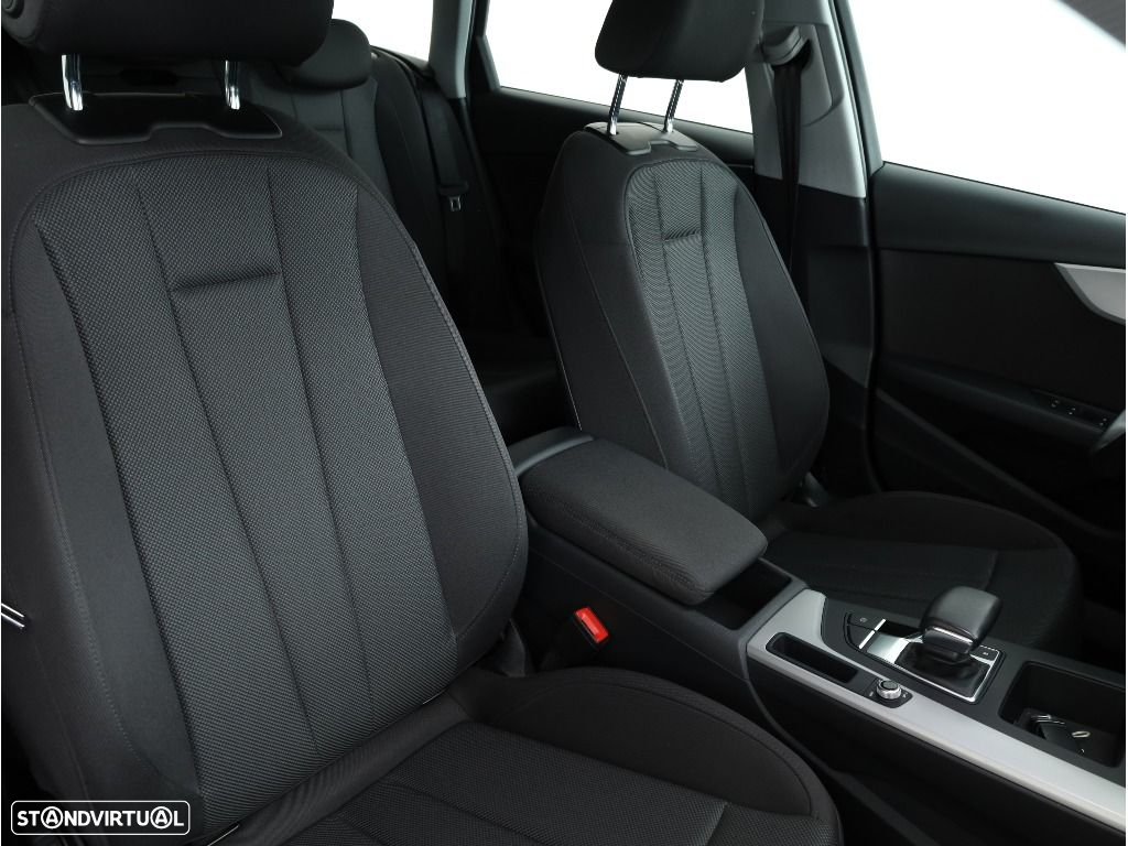 Audi A4 Avant 35 TDI S tronic - 14