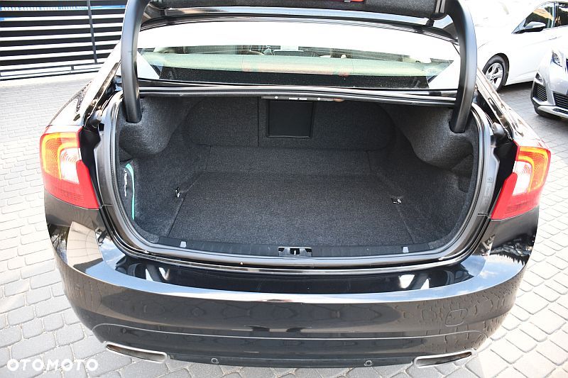 Volvo S60 D3 Geartronic Momentum - 26