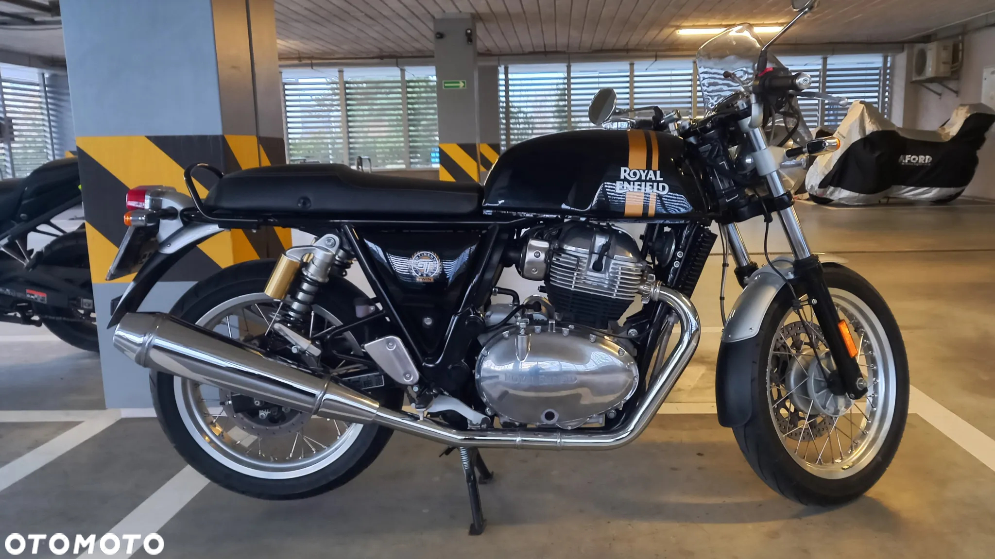 Royal Enfield Continental - 10