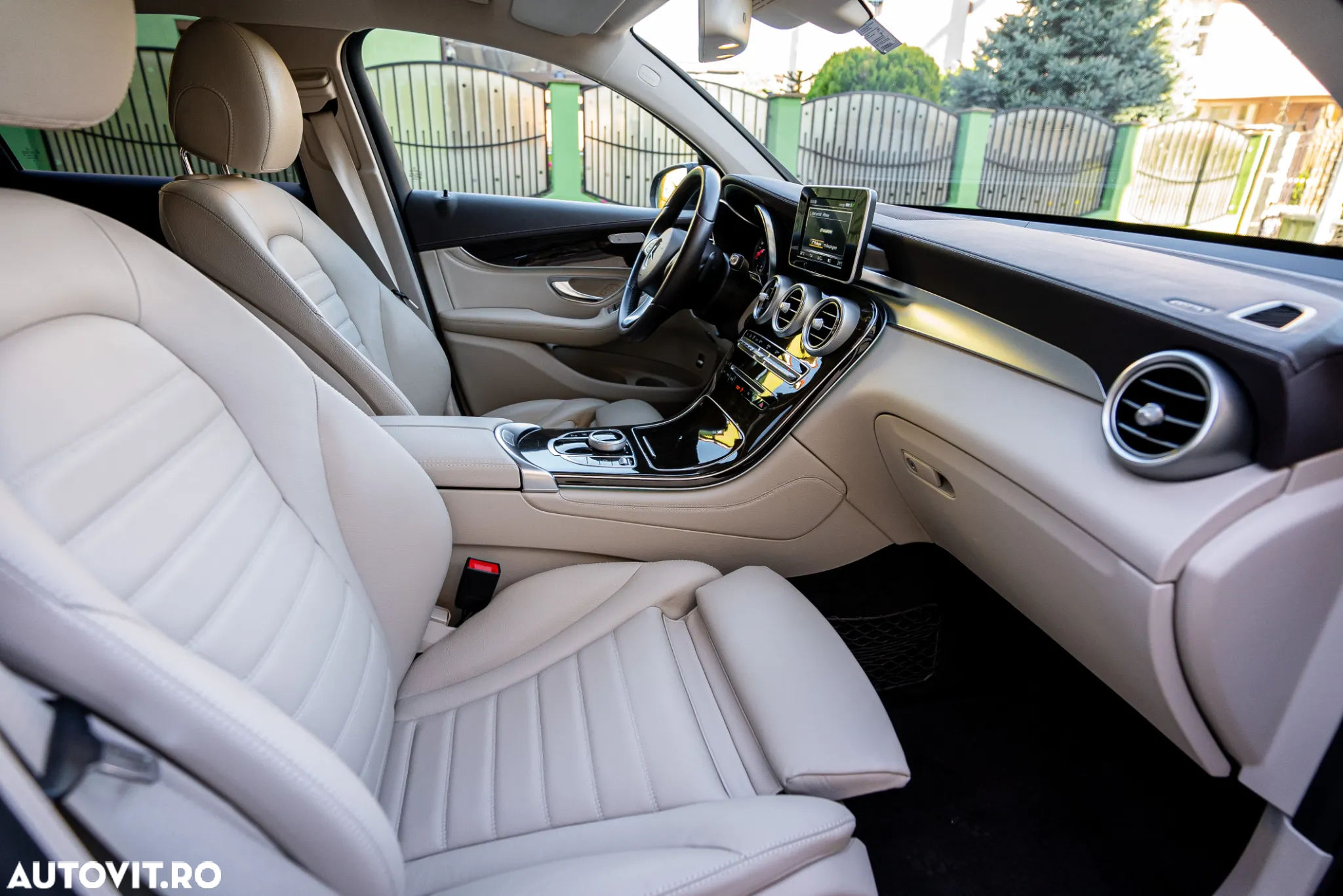 Mercedes-Benz GLC 350 e 4Matic 7G-TRONIC Exclusive - 34