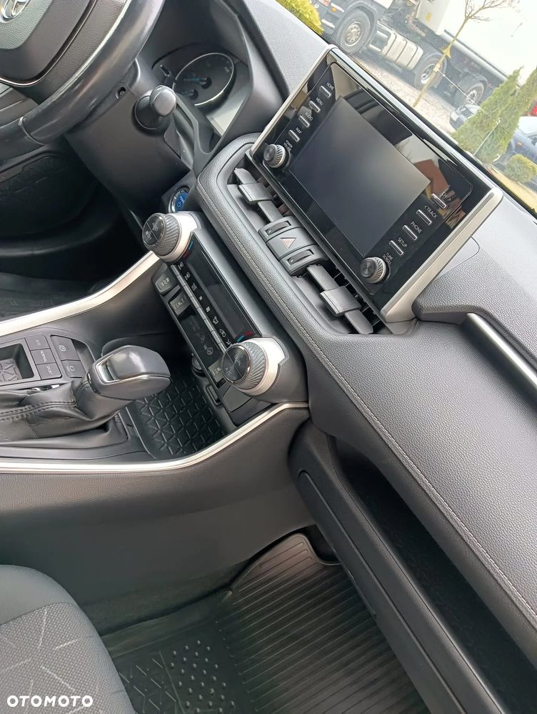 Toyota RAV4 - 9
