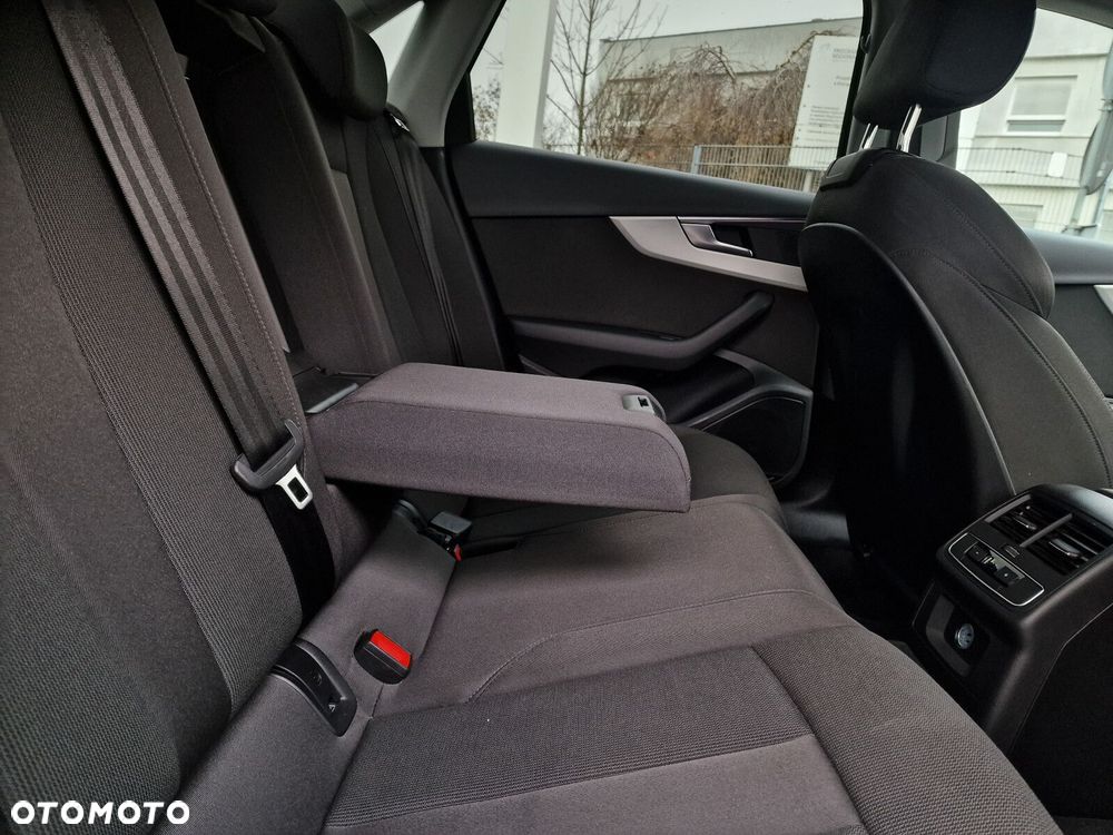 Audi A4 Limousine - 28