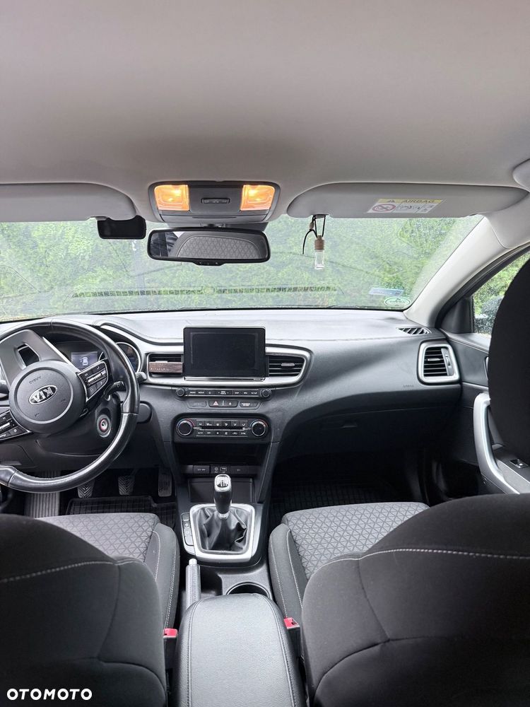 Kia Ceed 1.6 CRDi mHEV L - 6