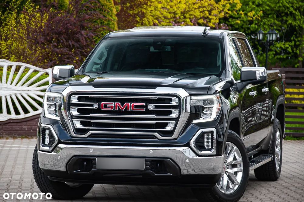 GMC Sierra - 1