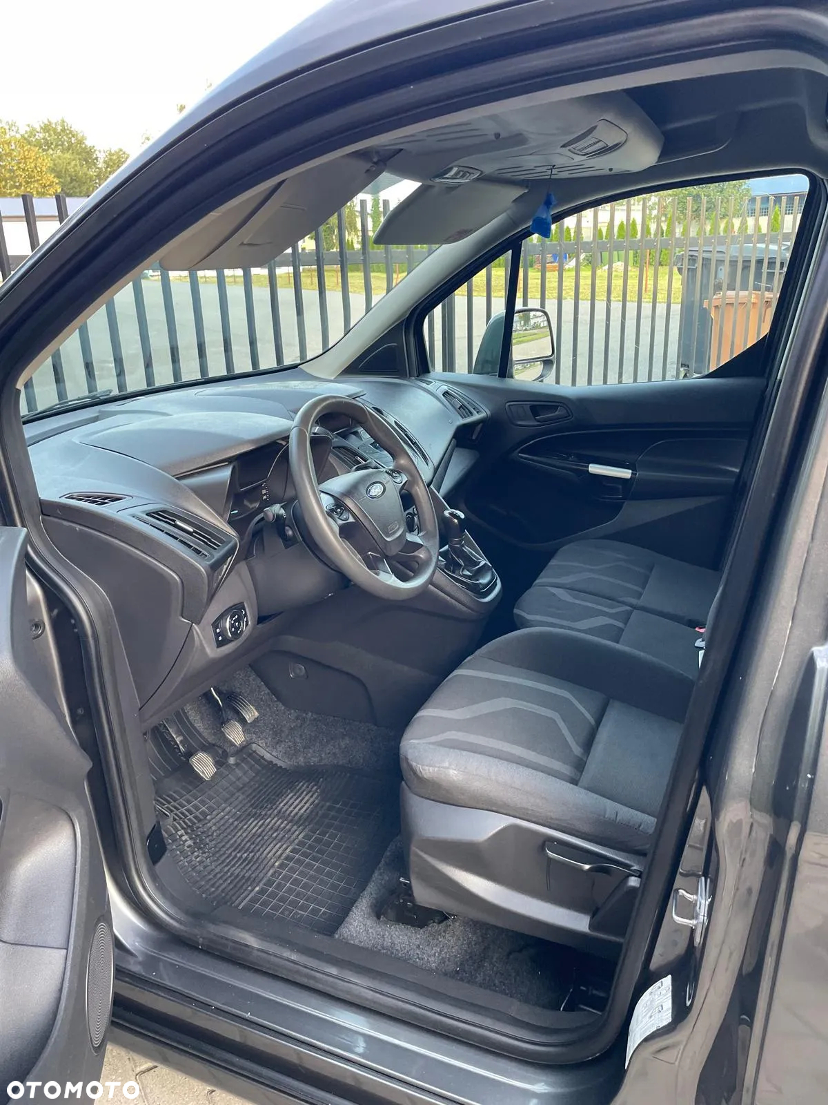 Ford Transit Connect - 19