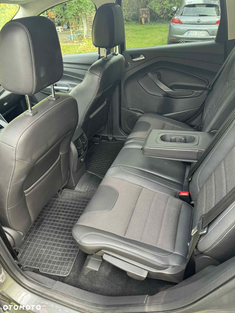 Ford Kuga 2.0 TDCi 4x4 Titanium - 4