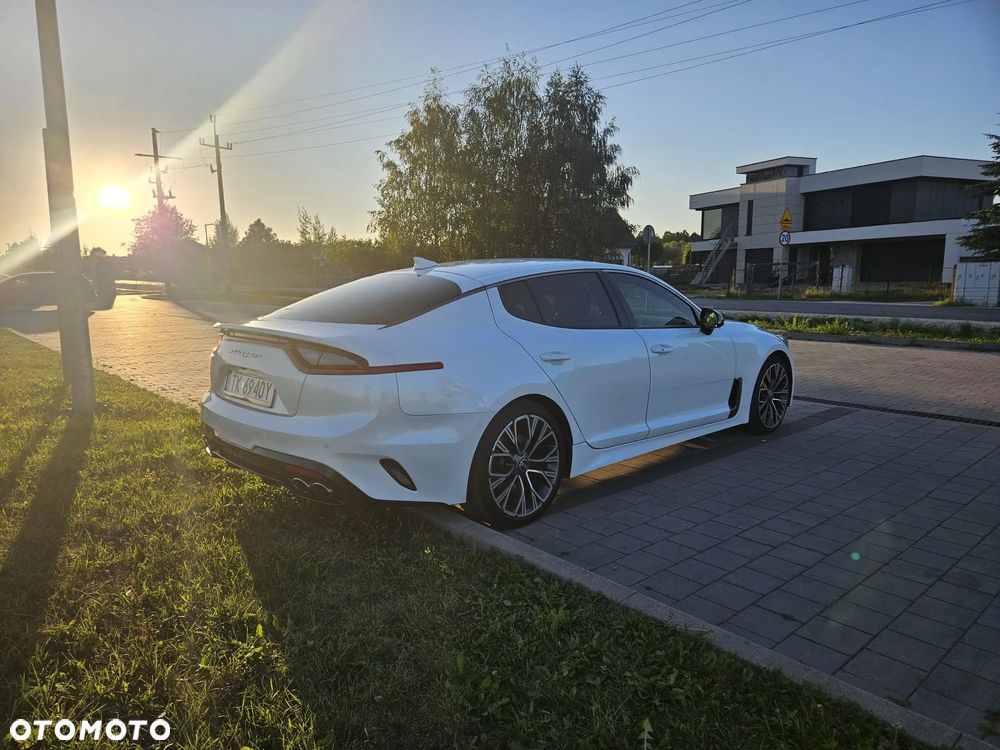 Kia Stinger - 4